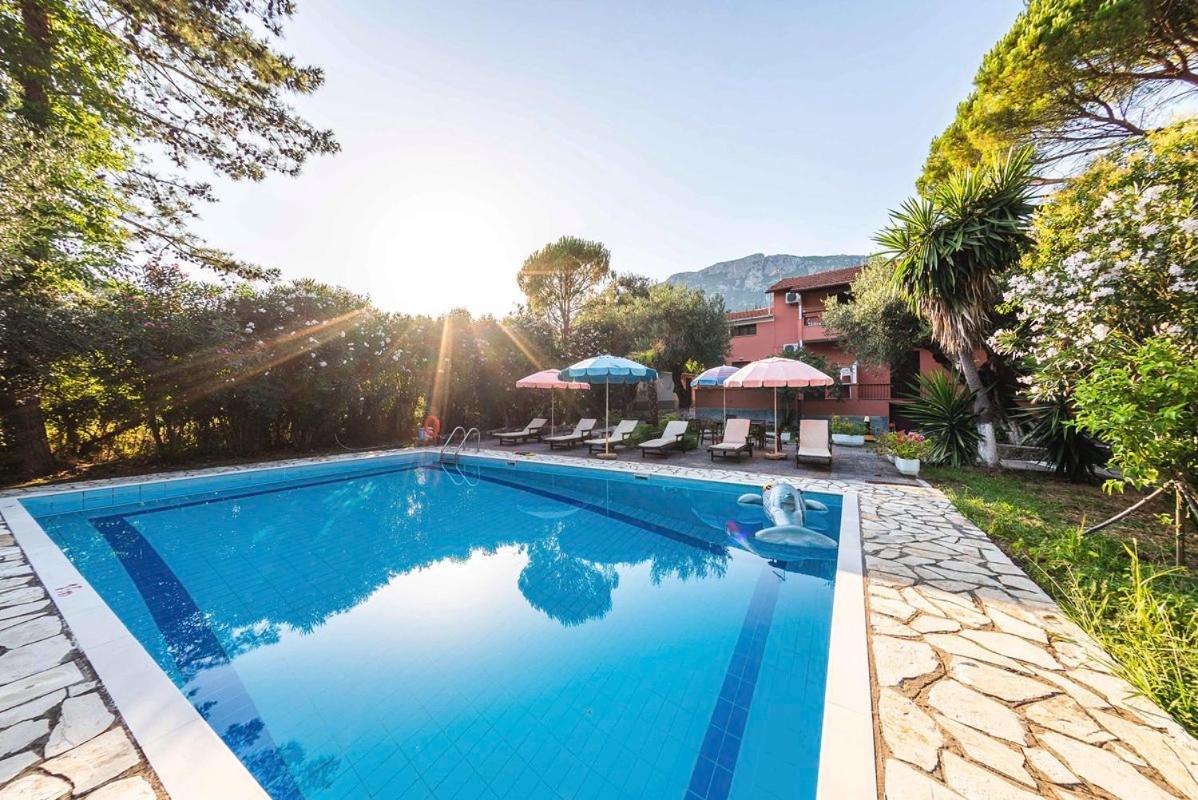 Mimosa Apartments With Pool Παλαιοκαστρίτσα Εξωτερικό φωτογραφία